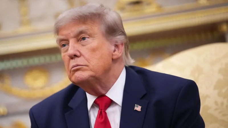 Biblias, Solo en casa y perfumes: Seis conclusiones de las finanzas de Trump para 2025