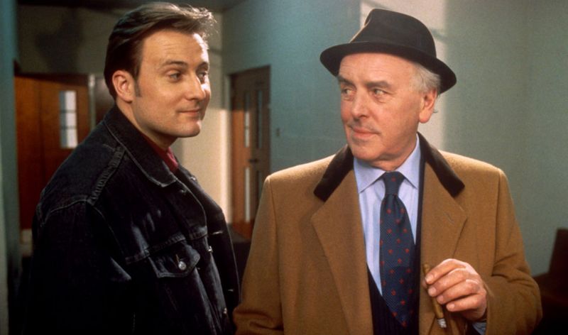 George Cole: Star of Minder dies at 90 - BBC News