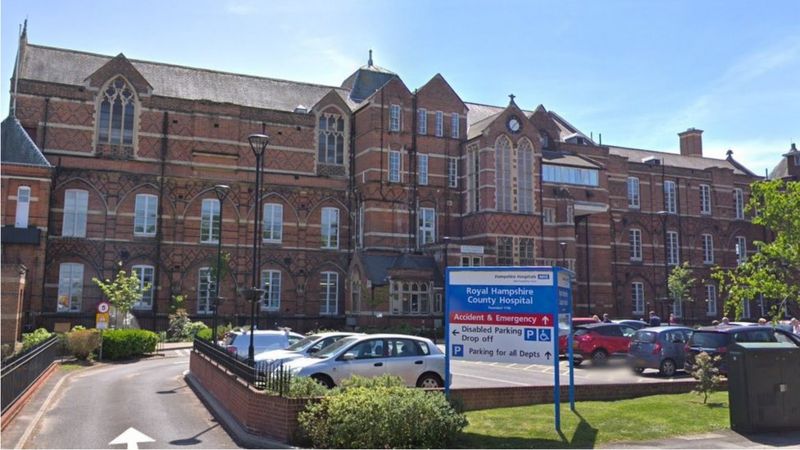 Winchester hospital trial to tackle winter bed shortage - BBC News