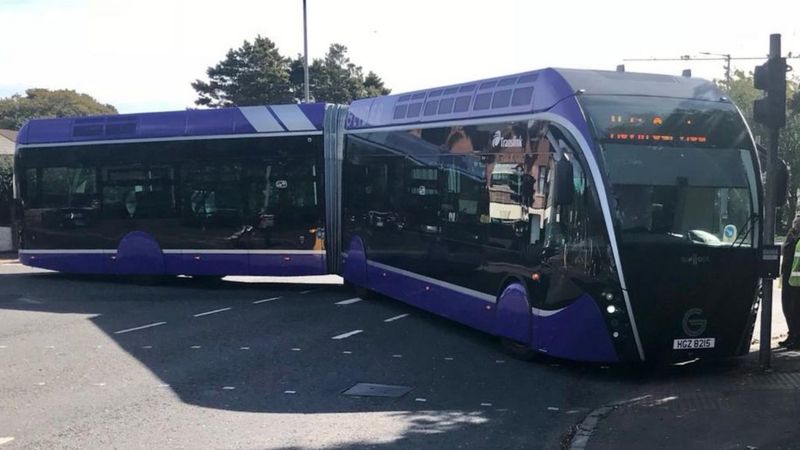 Belfast Glider Buses 'boosts Passenger Numbers By 30%' - BBC News