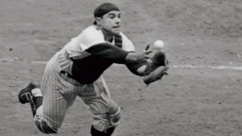 Baseball legend Yogi Berra dies at 90 - BBC News