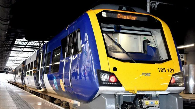 Consultor de hospital suspendido por actos sexuales en trenes