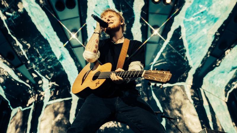 Pictures: Ed Sheeran Plays First Ipswich Homecoming Gig - BBC News