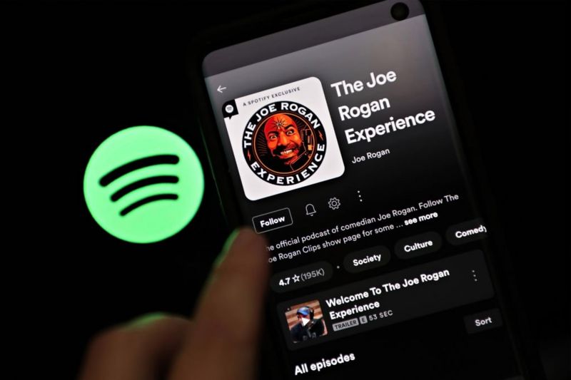 joe rogan spotify white house