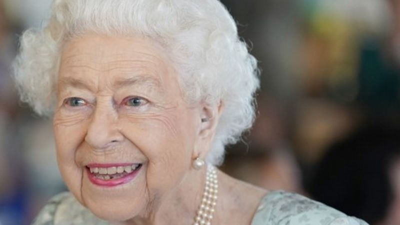 Queen Travels To Balmoral For Summer Holiday Bbc News