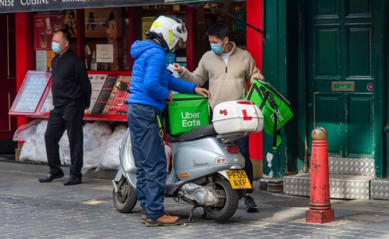 should-you-tip-the-takeaway-delivery-driver-bbc-news