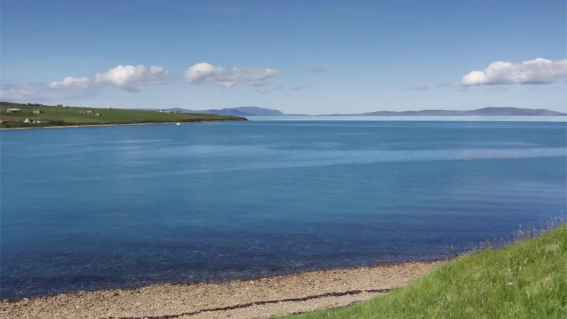Un hombre muere tras caer de una embarcación en Scapa Flow, en las islas Orcadas.