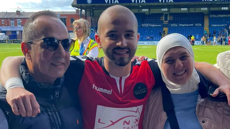 Un futbolista se recupera del cáncer y cofunda un club.
