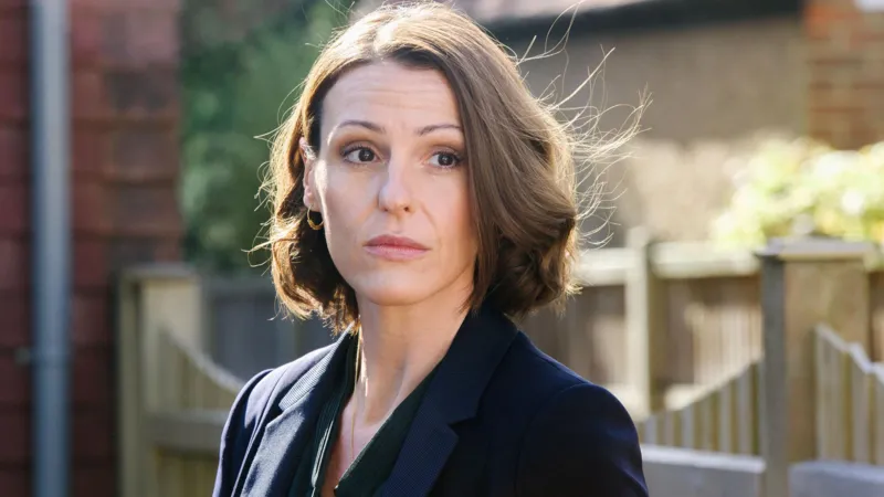El Doctor Foster de la televisión regresará para una tercera y última temporada. El Doctor Foster de la televisión regresará para una tercera y última temporada.