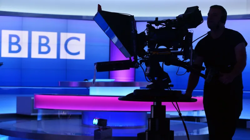 El caso de Trump contra la BBC irá a juicio en febrero de 2027