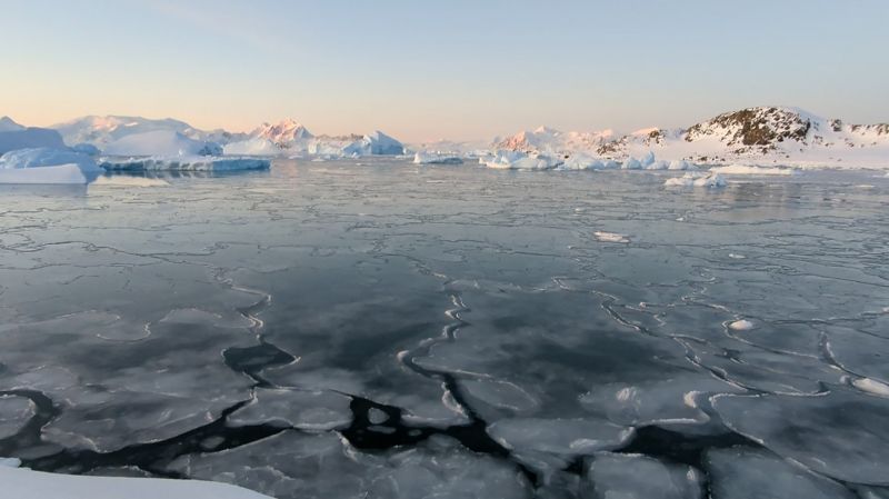 Jumlah es di Antarktika berada di level terendah