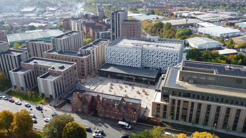 University of Leicester to unveil £150m student village - BBC News