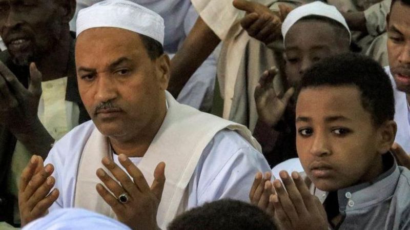 Sudanda atmalar: Bayram sebebiyle ilan edilen atekes bozuldu, l says 400' at