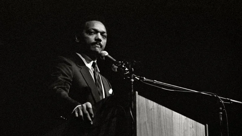El líder estadounidense de los derechos civiles Jesse Jackson muere a los 84 años