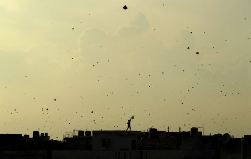 Why flying kites in India can be deadly BBC News