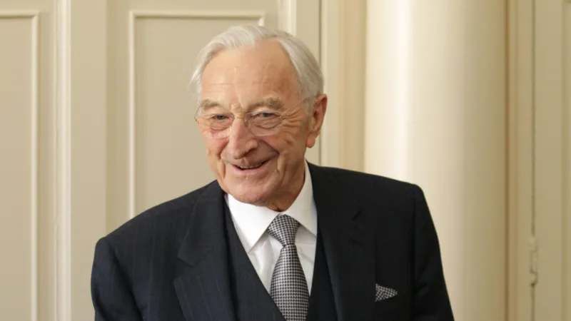 Muere el empresario y filántropo Martin Naughton.