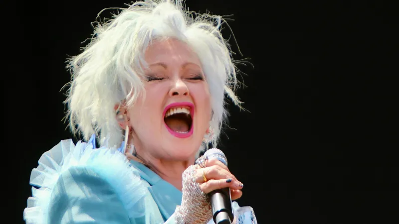 Lauper's Glastonbury set beset by sound problems