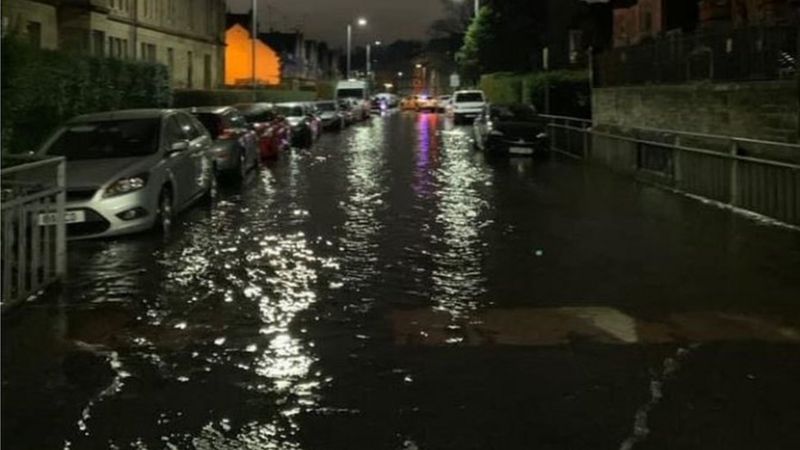 Engineers complete repairs to burst water main in Glasgow - BBC News