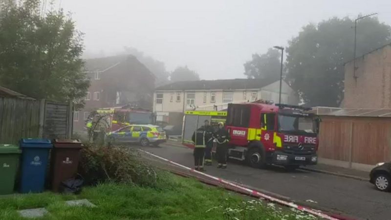 Harrow fire: Woman dies in suspected gas blast - BBC News