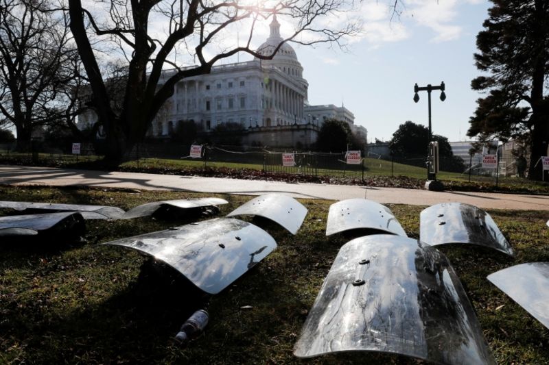 In Pictures: Troops Guard US Capitol, One Week After Riots - BBC News