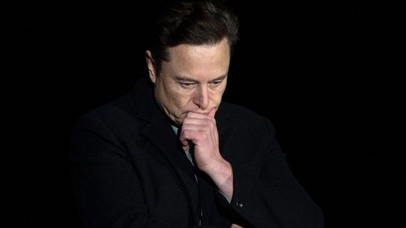 Elon Musk Says Twitter Will Offer Amnesty To Suspended Accounts Bbc News 