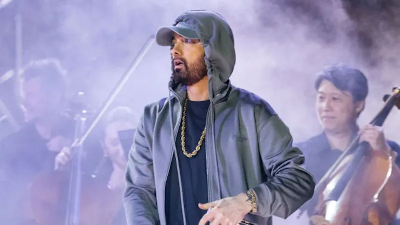 Eminem reclama su primer número uno desde 2020