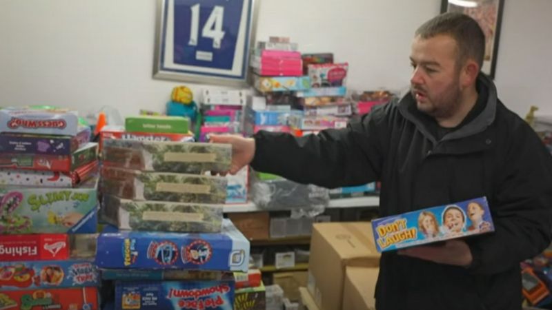 Liverpool Foodbank Christmas Toys Demand Doubles - Bbc News