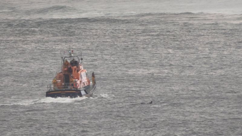 Thurso lifeboat goes to aid of surfer - BBC News