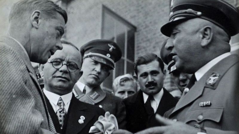 When The Duke Of Windsor Met Adolf Hitler BBC News    88456373 88456372 