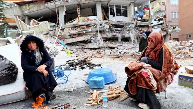 زلزال تركيا وسوريا : عدد القتلى يصل الى قرابة 16 الف شخص والتحذير من كارثة جديدة