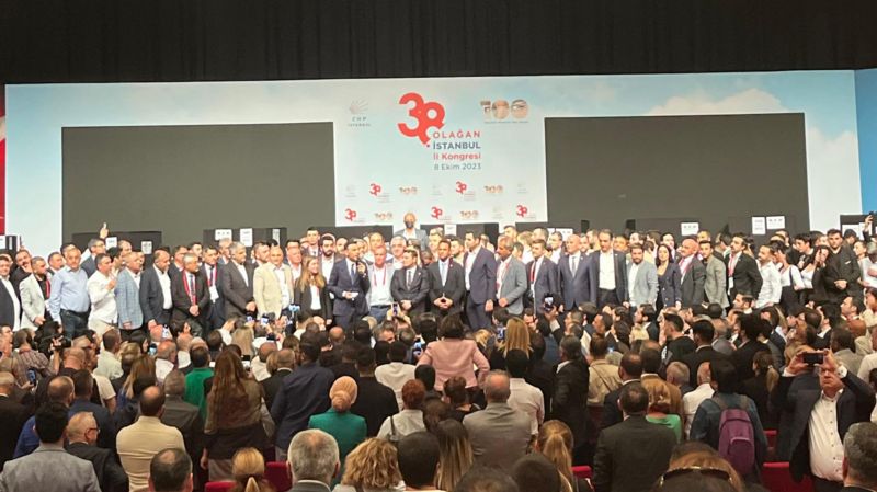 CHP İstanbul İl Başkanlığını Özgür Çelik kazandı