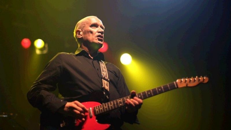 Wilko Johnson: Dr Feelgood Guitarist Dies, Aged 75 - BBC News