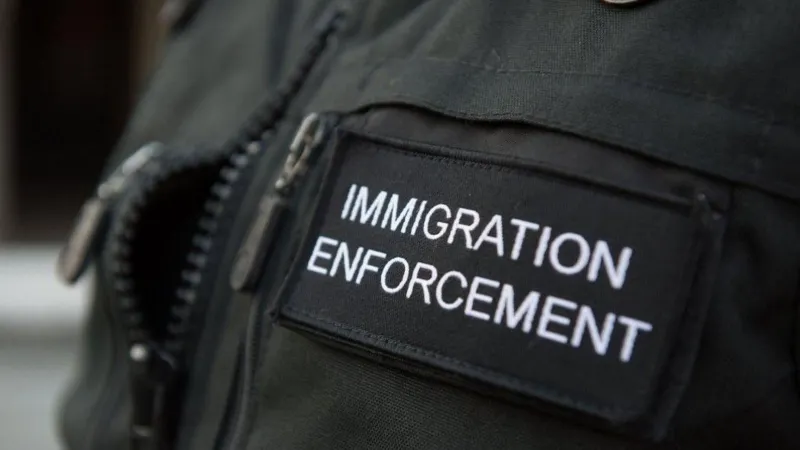 Reform UK se compromete a encarcelar a los empresarios que contraten trabajadores ilegales.