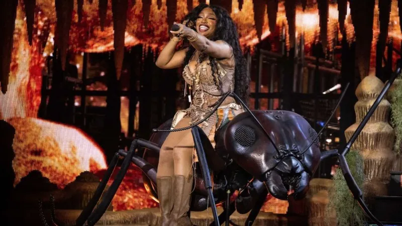 SZA’s striking set failed to set Glastonbury alight