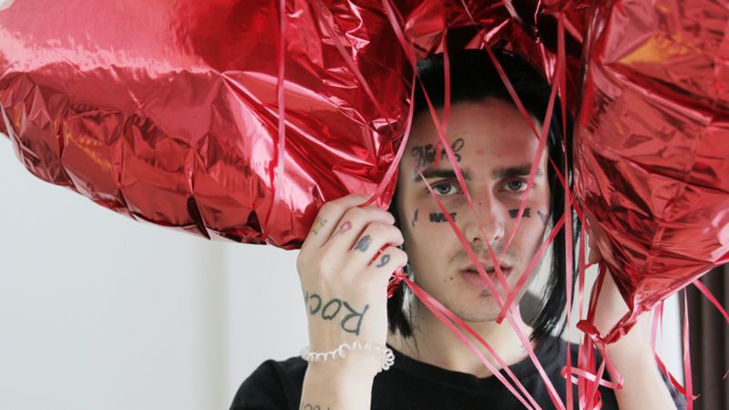 "Я идеальный человекРоссия" рэпер Фейс от "Бургера" до