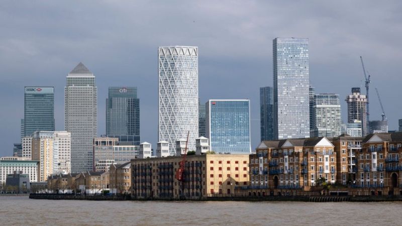 Canary Wharf looks to diversify as banks move out - BBC News