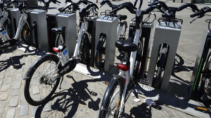 New £700,000 electric bike fleet announced by government - BBC News