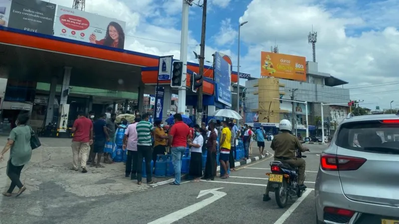 © 2022 BBC. බාහිර වෙබ් අඩවිවල අන්තර්ගතයට බීබීසී වගකියනු නොලැබේ. බාහිර යොමු කෙරෙහි අපගේ ප්‍රවේශය ගැන කියවන්න.