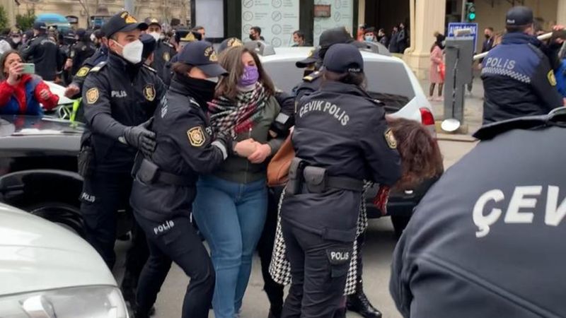 8 Mart Qadınlar günü: Bakıda etiraz aksiyası dağıdılıb