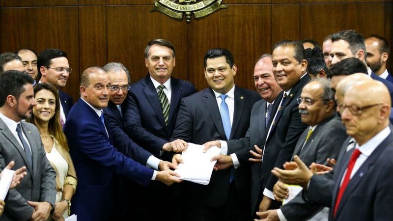 Presidente Bolsonaro e Paulo Guedes levam Plano Mais Brasil ao Congresso