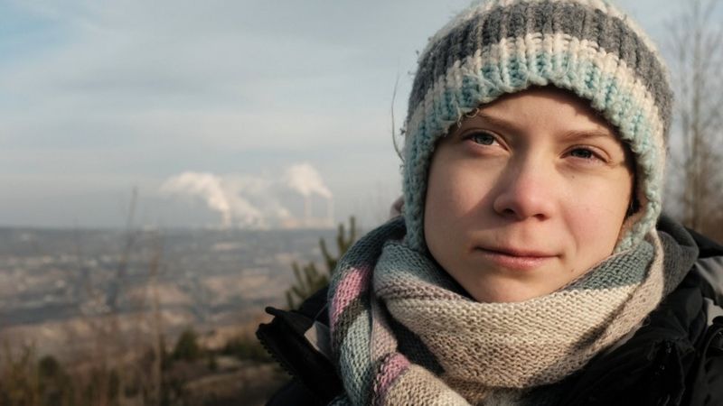 https://ichef.bbci.co.uk/news/800/cpsprodpb/A1F7/production/_119136414_greta_thunberg-_a_year_to_change_the_world_00_002.jpg