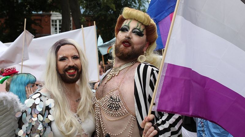 In pictures: Thousands march for Norwich Pride - BBC News