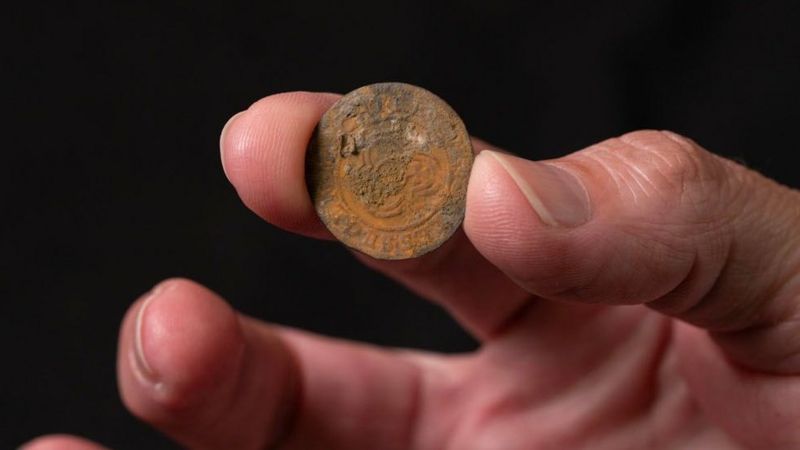 Sheffield Castle Experts Unearth Moat And Drawbridge - BBC News