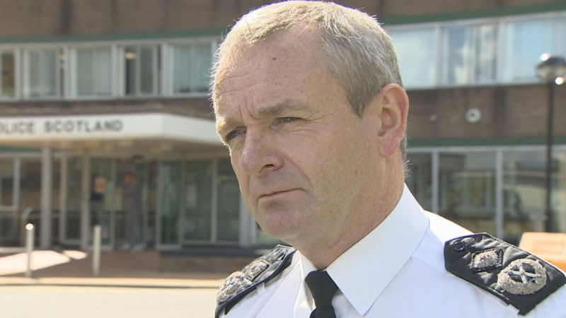 New chief urged to tackle police 'misogyny' - BBC News