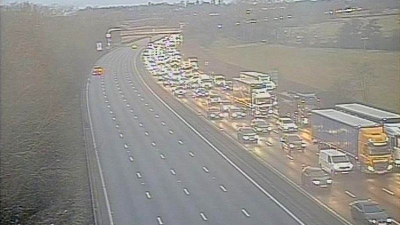 M1 Northamptonshire: Car Crashes Into Barrier And With Lorry - BBC News