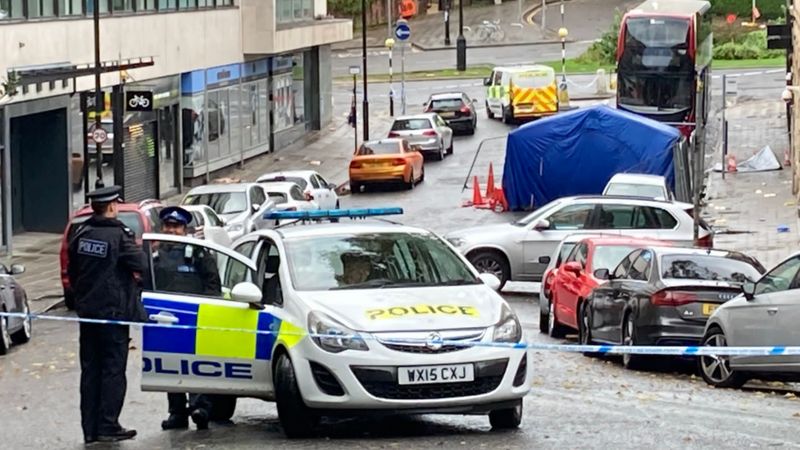 Five men stabbed in Bristol street brawl - BBC News