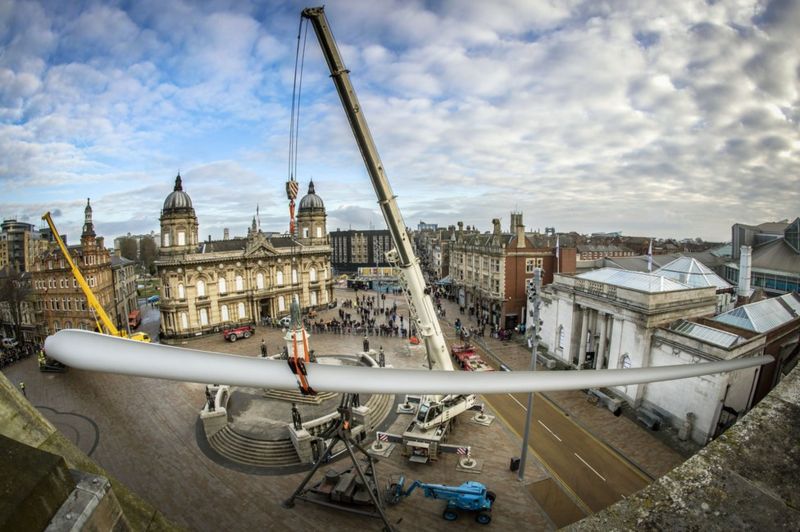 Hull Blade Researchers reveal why sculpture looked fake