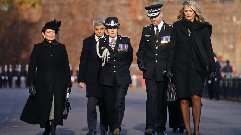 Matiu Ratana: Memorial Held For Met Police Sergeant Shot Dead - BBC News