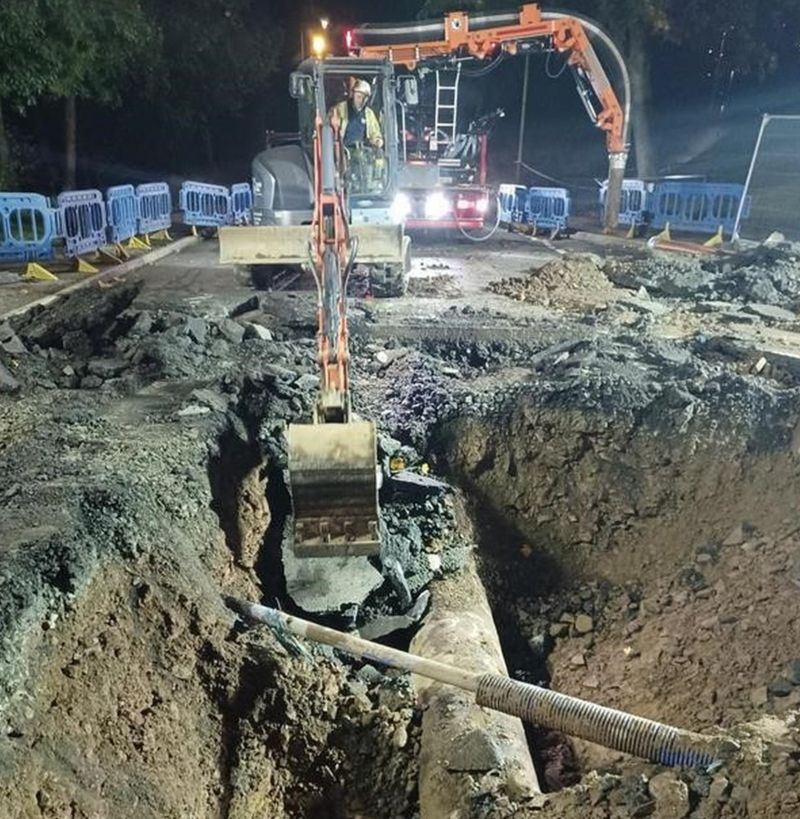 Thousands without water after Dundee pipe bursts BBC News