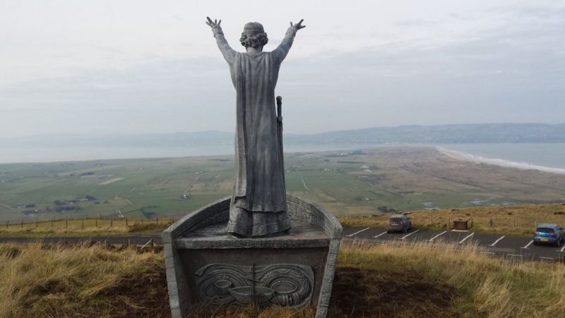 Manannán Mac Lir: Sea God Statue Back On Binevenagh Mountain - BBC News